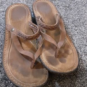 Women's UGG sandals